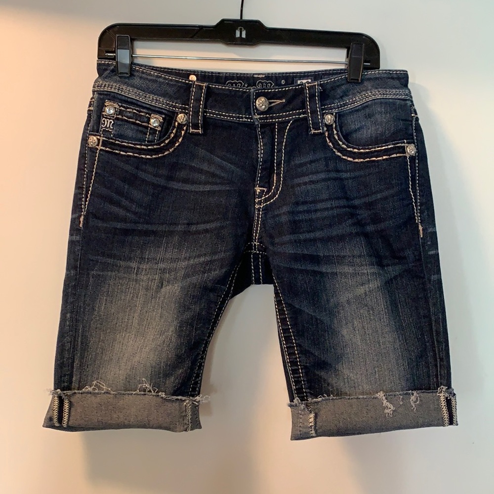 Miss Me Cut-Off Jeans size 29